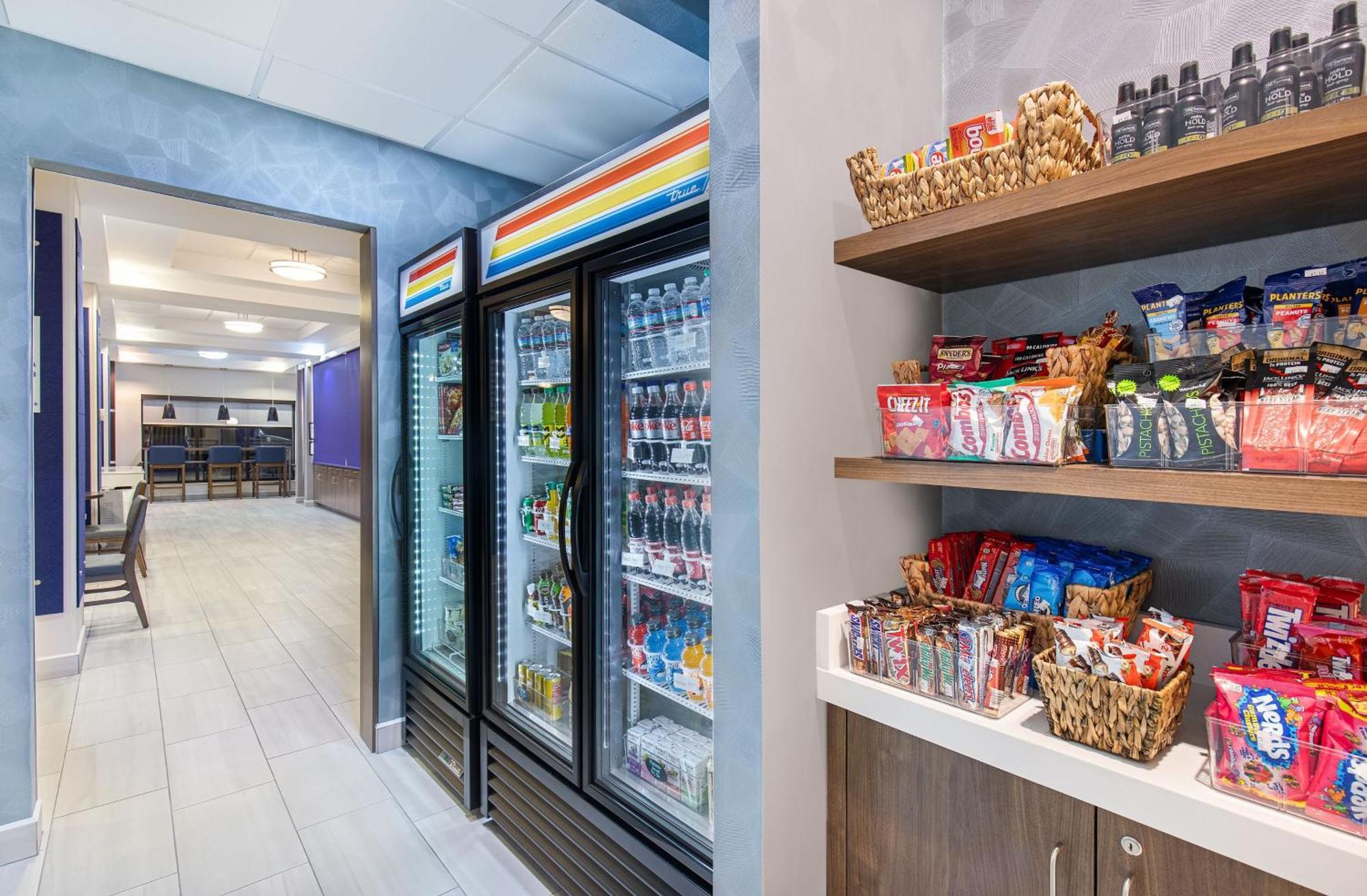 Holiday Inn Express & Suites - Cleveland Northwest By Ihg Luaran gambar